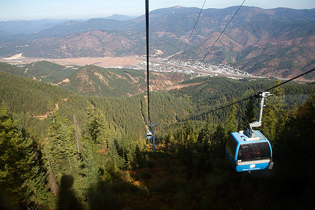 Read more about the article Riding the World’s Longest Gondola