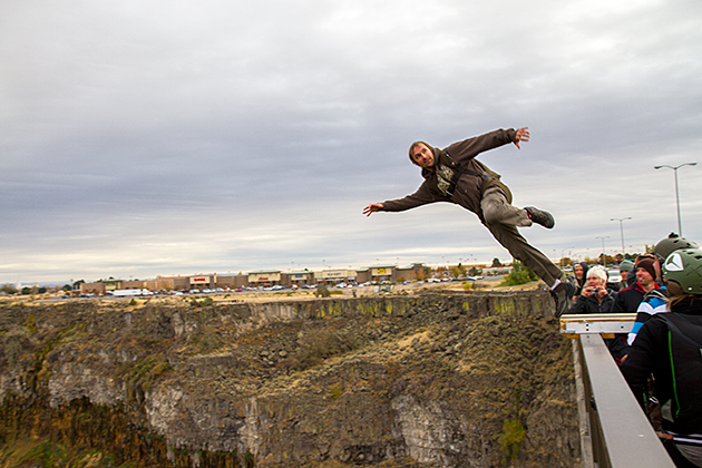 Read more about the article Twin Falls – A BASE Jumping Paradise