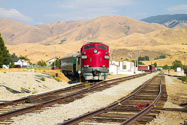 Read more about the article Riding the Thunder Mountain Line