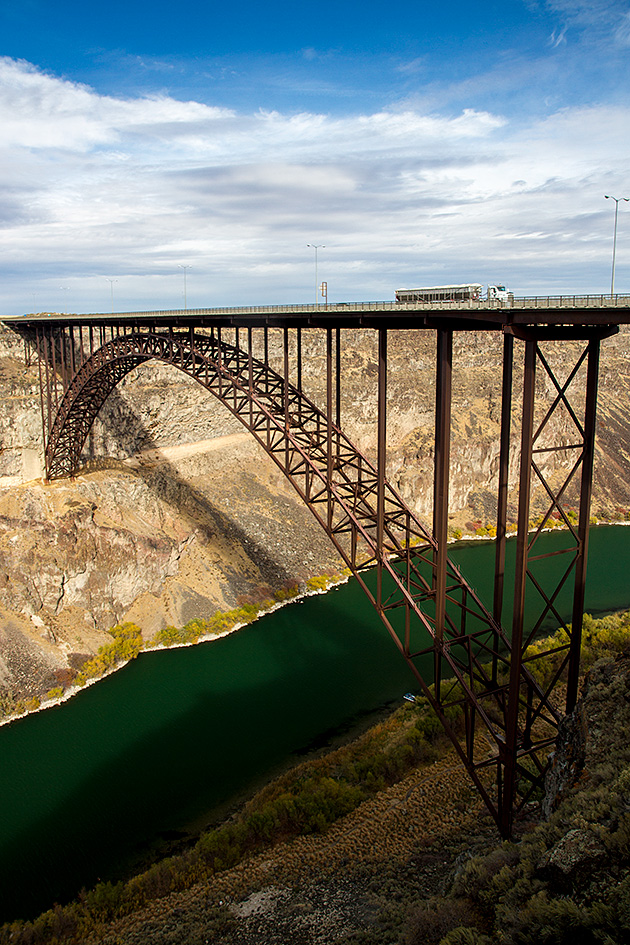 Read more about the article Twin Falls and the Snake River Canyon